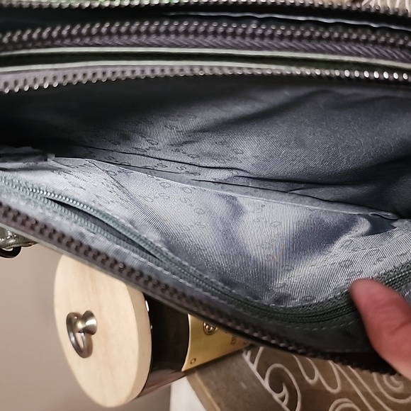 Crossbody Purse - Picture 5 of 9